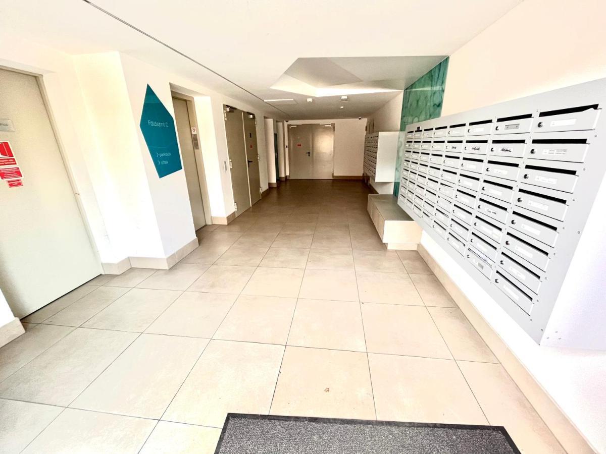 Marina Garden Apartment Budapest Luaran gambar